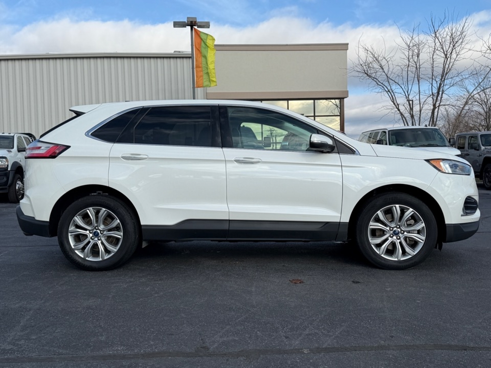 2022 Ford Edge image