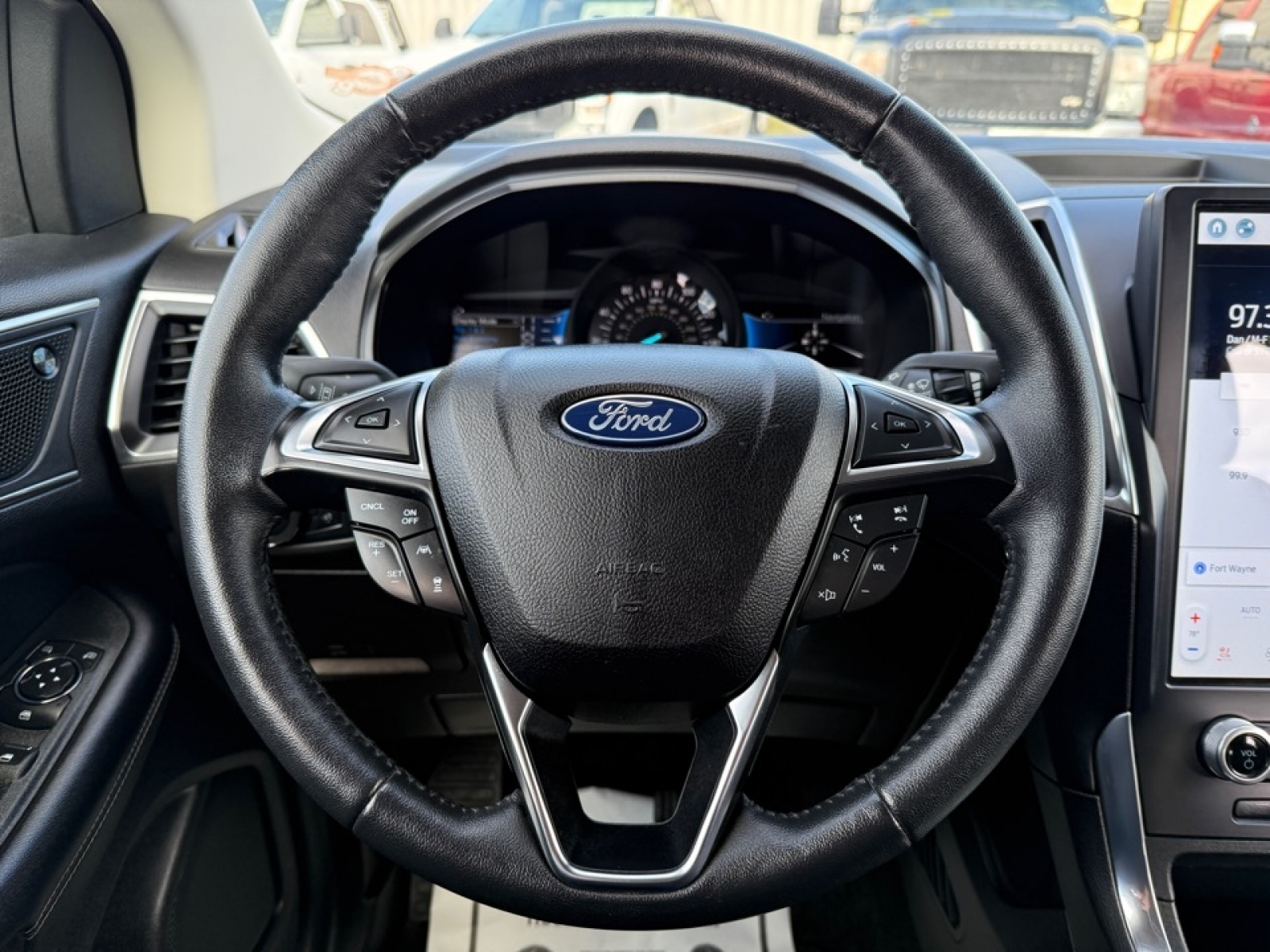 2022 Ford Edge image