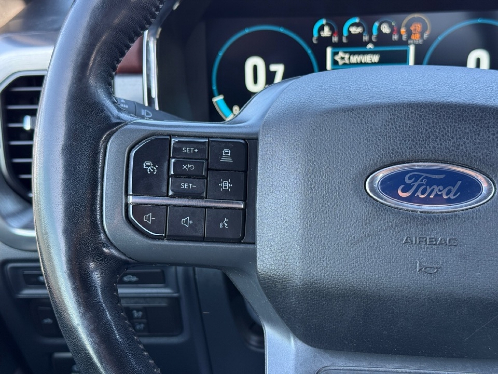 2022 Ford F-150 Lariat, 39145, Photo