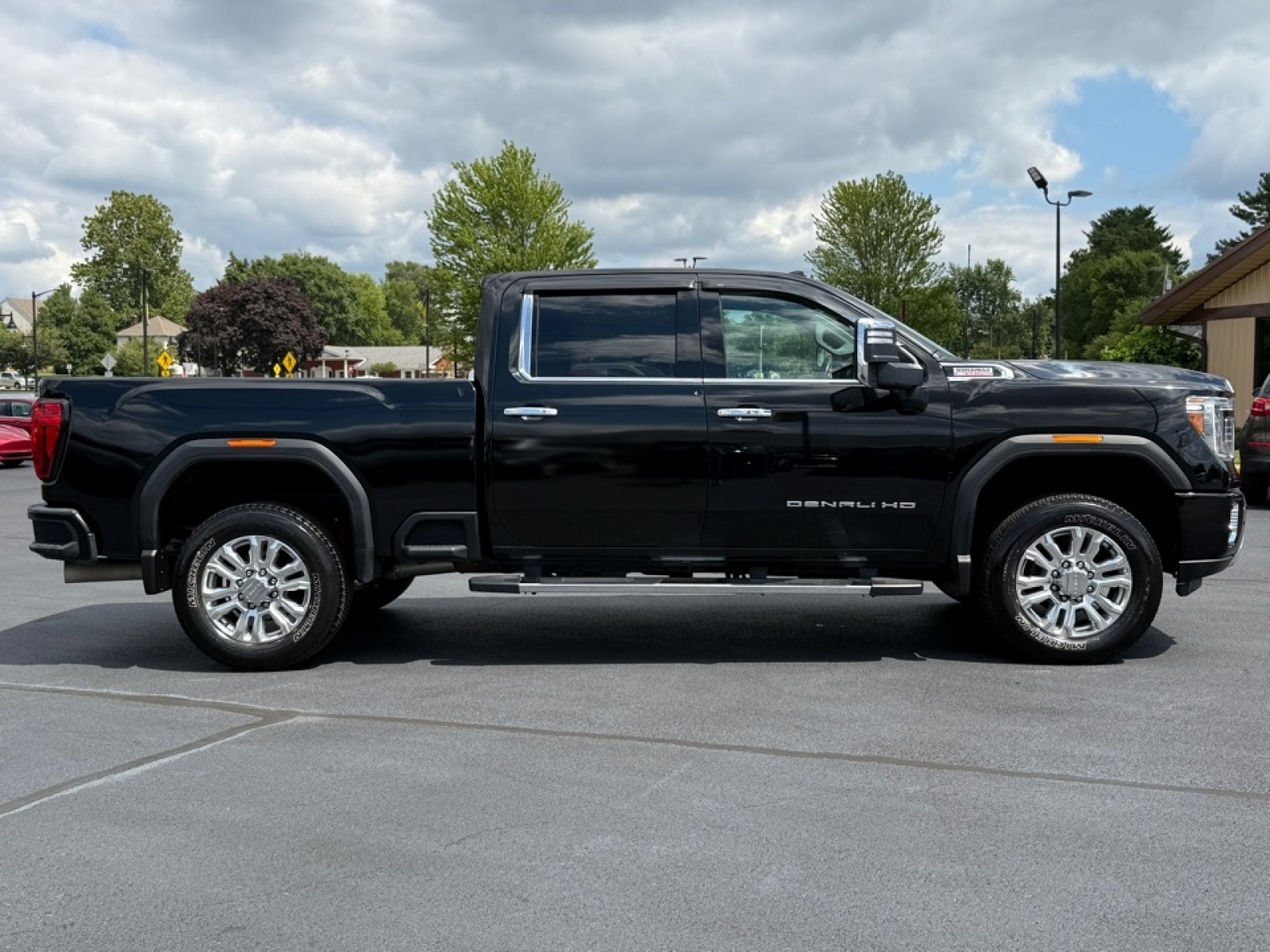 Image of 2022 GMC Sierra 2500HD 4WD Crew Cab Standard Bed Denali