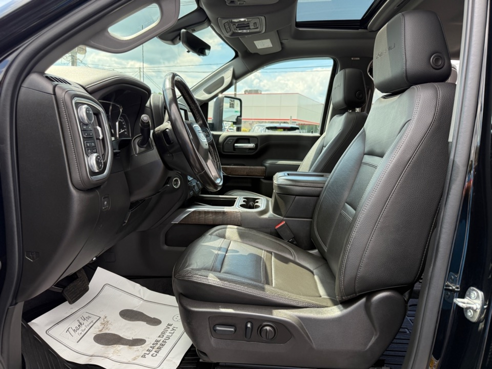 Image of 2022 GMC Sierra 2500HD 4WD Crew Cab Standard Bed Denali