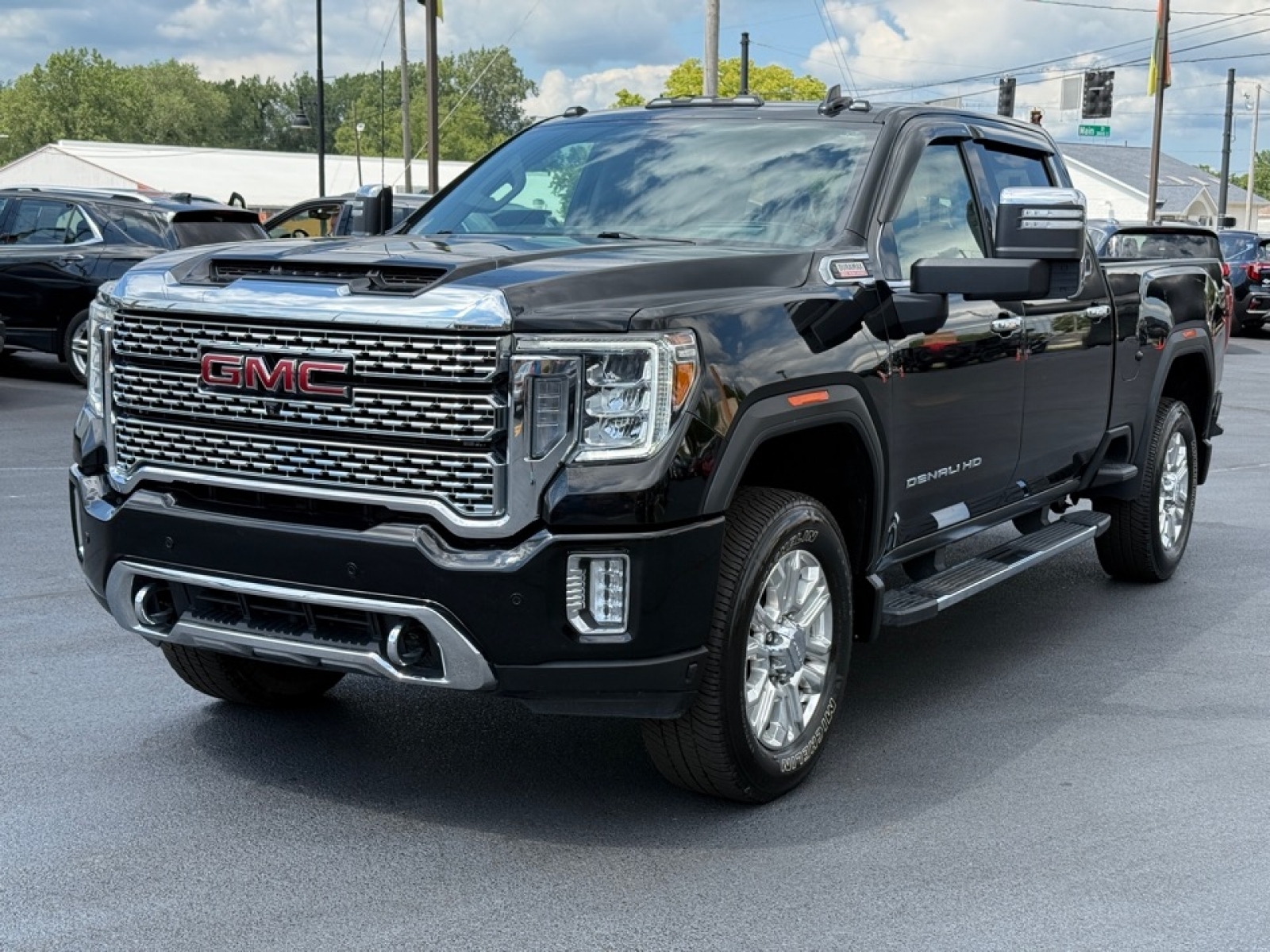 Image of 2022 GMC Sierra 2500HD 4WD Crew Cab Standard Bed Denali
