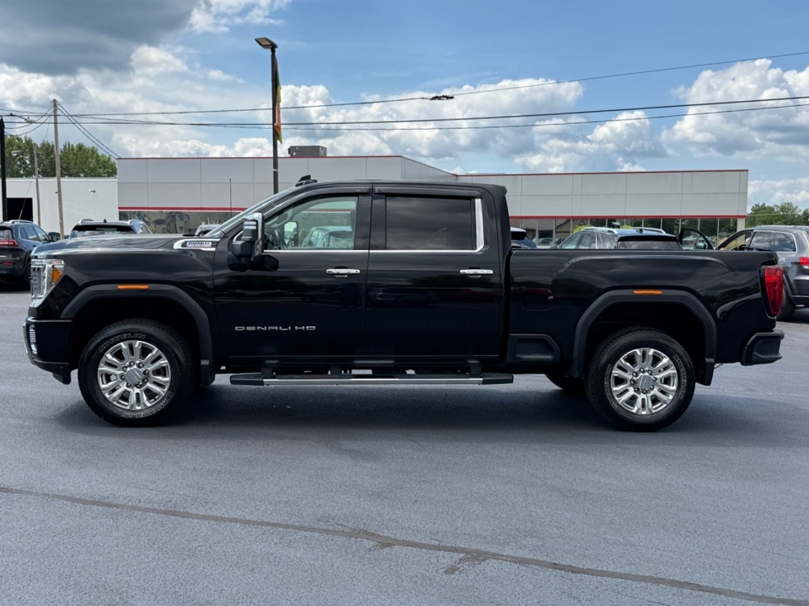 Image of 2022 GMC Sierra 2500HD 4WD Crew Cab Standard Bed Denali
