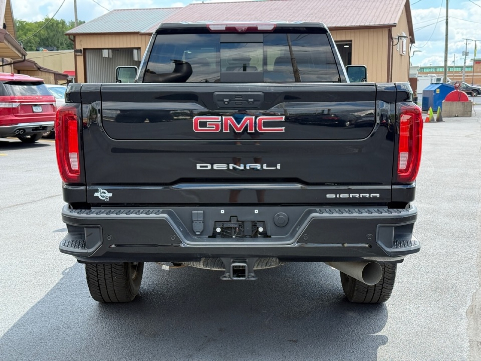 Image of 2022 GMC Sierra 2500HD 4WD Crew Cab Standard Bed Denali