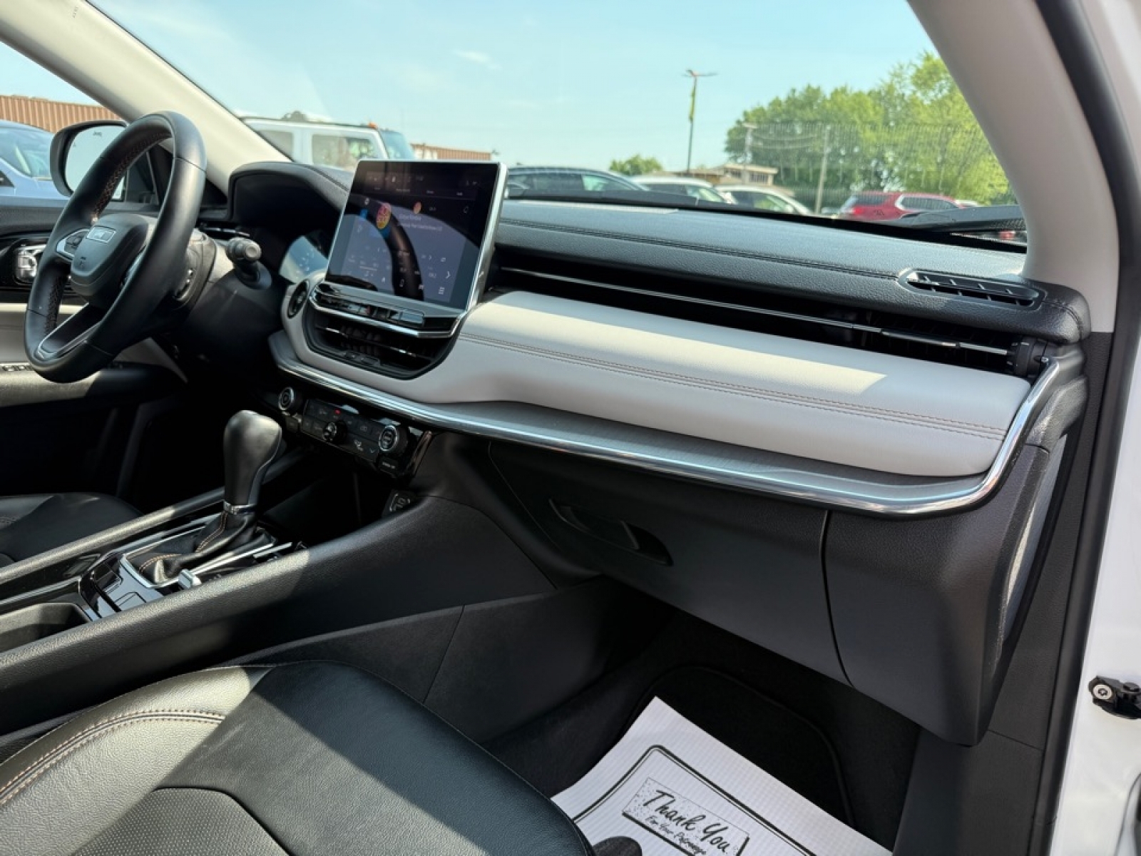 2022 Jeep Compass Limited photo 8