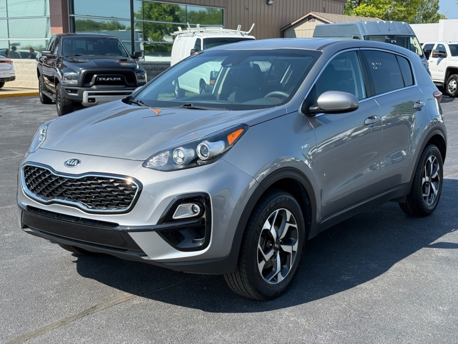 2022 Kia Sportage LX photo 3
