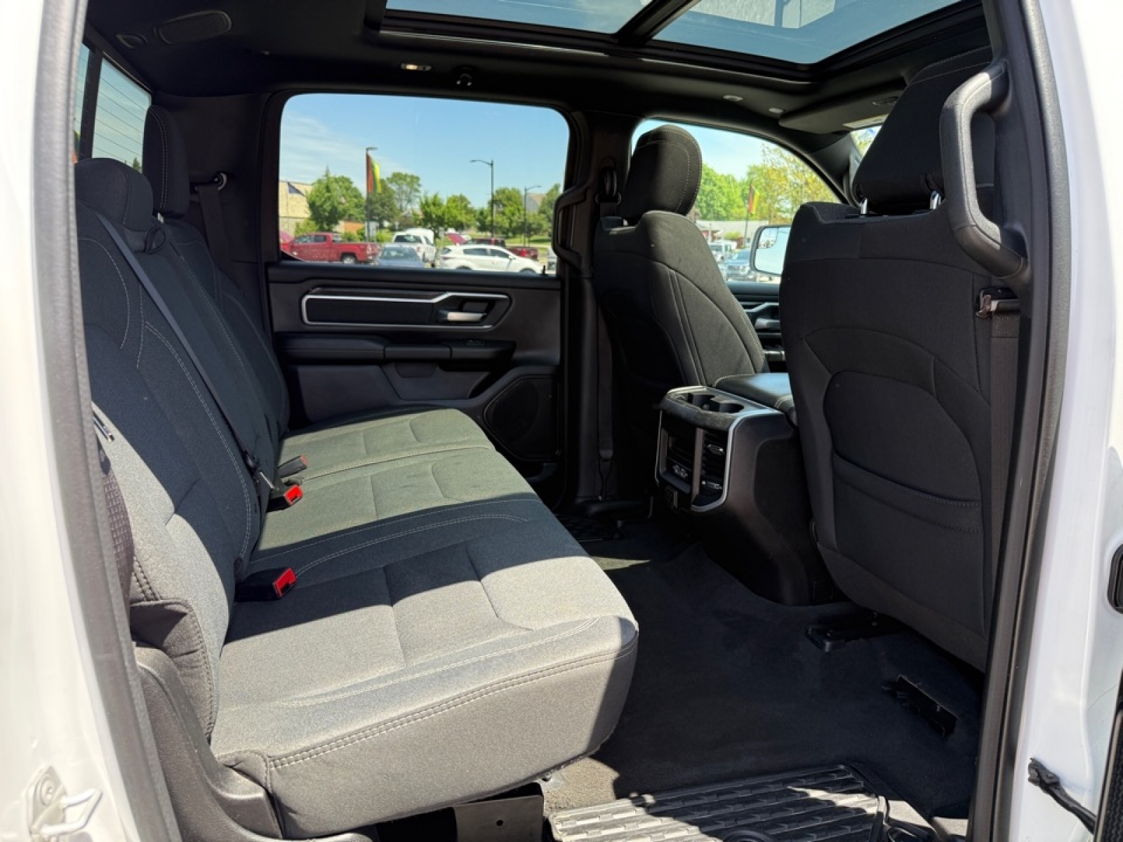 2022 Ram 1500 Big Horn Crew Cab 4x4 5'7