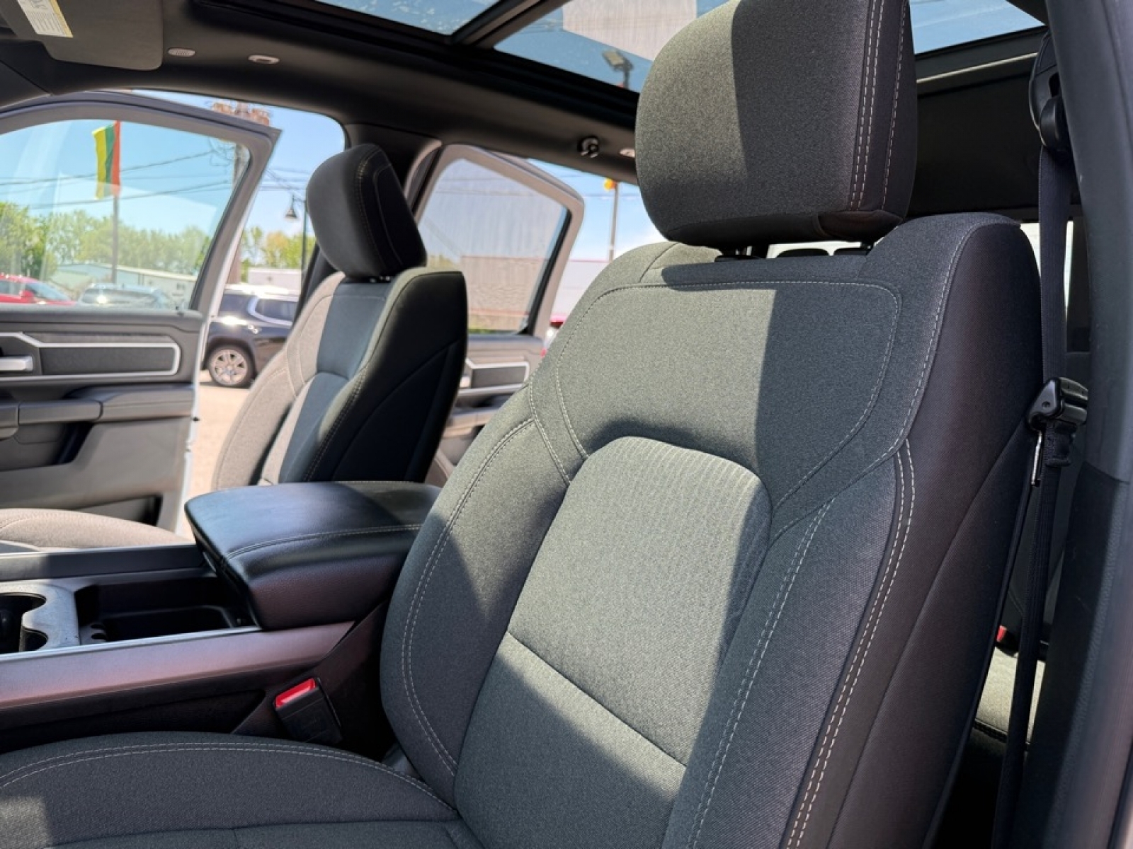 2022 Ram 1500 Big Horn Crew Cab 4x4 5'7