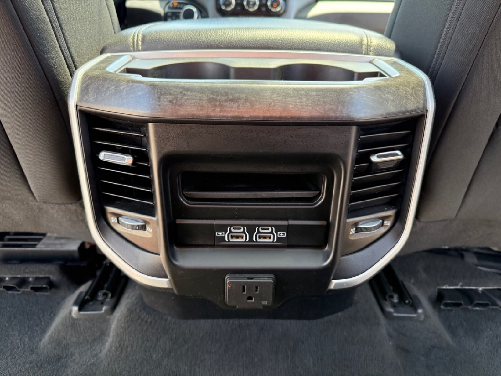 2022 Ram 1500 Big Horn Crew Cab 4x4 5'7