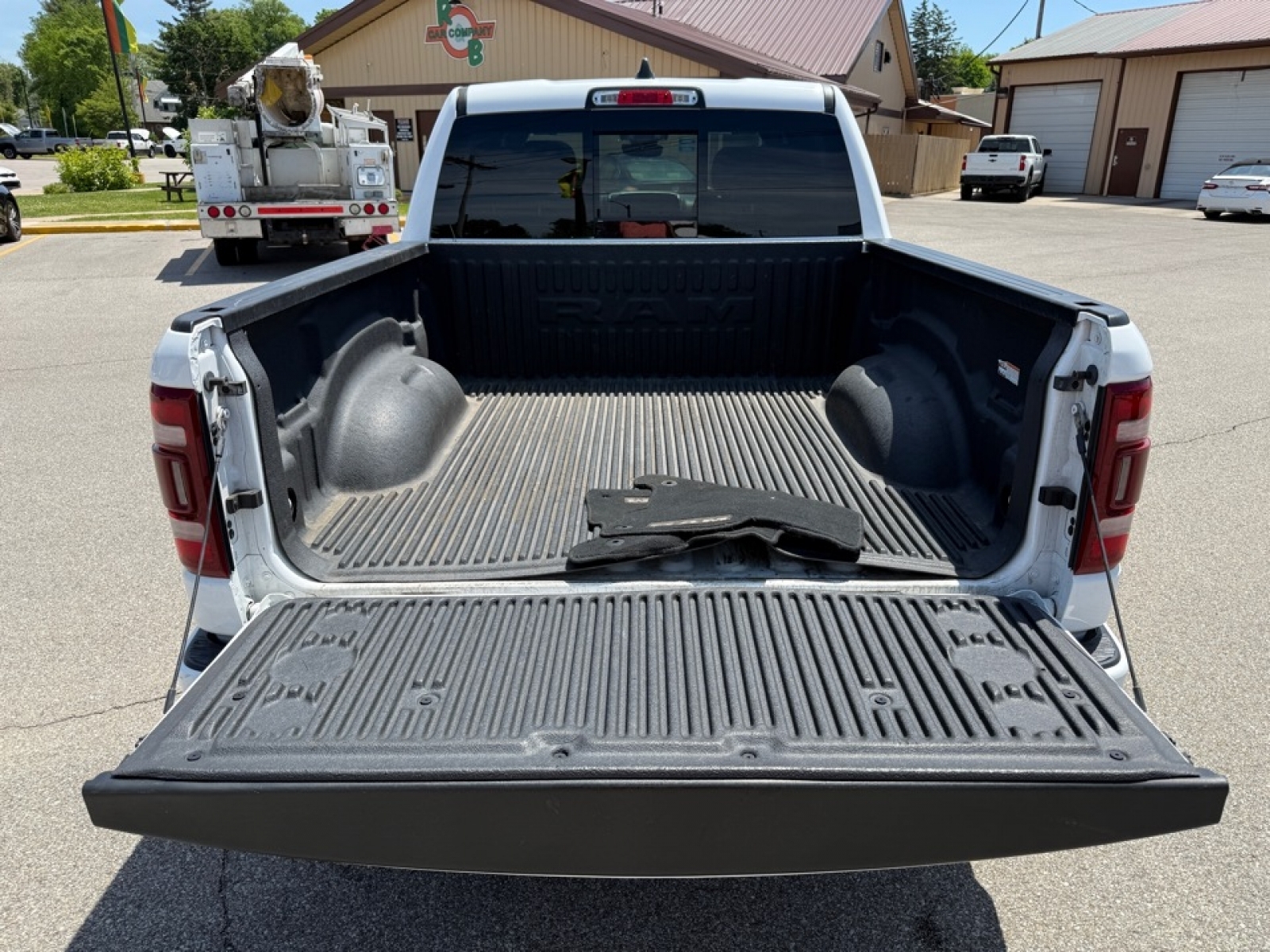 2022 Ram 1500 Big Horn Crew Cab 4x4 5'7