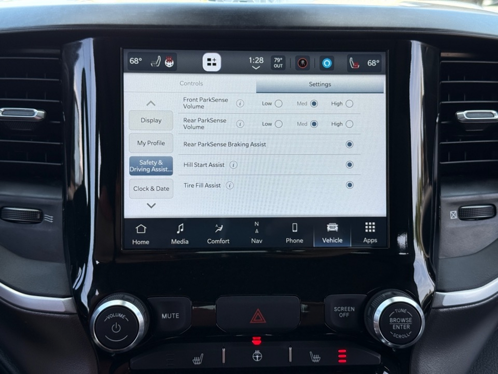 2022 Ram 1500 Big Horn Crew Cab 4x4 5'7