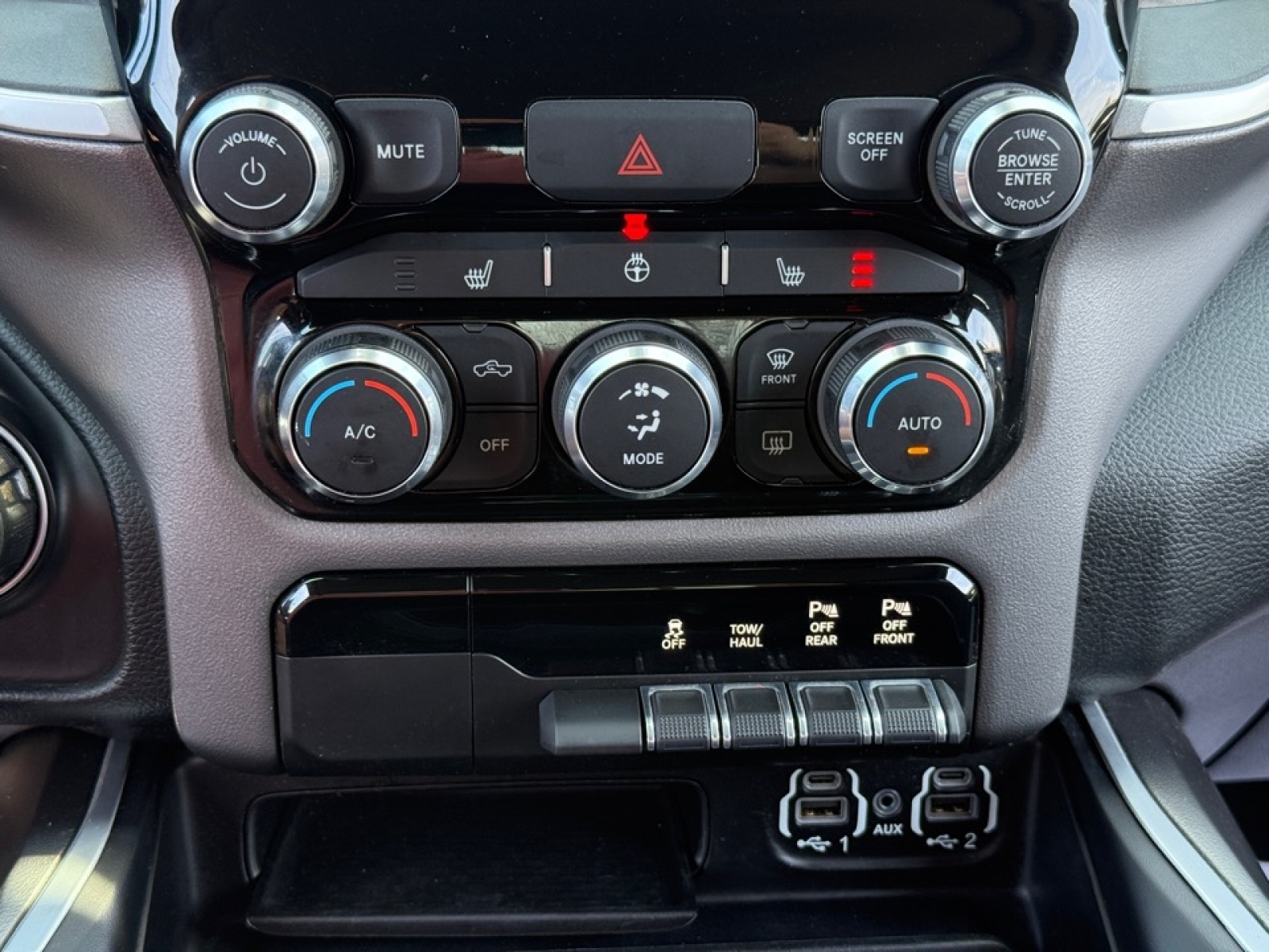 2022 Ram 1500 Big Horn Crew Cab 4x4 5'7