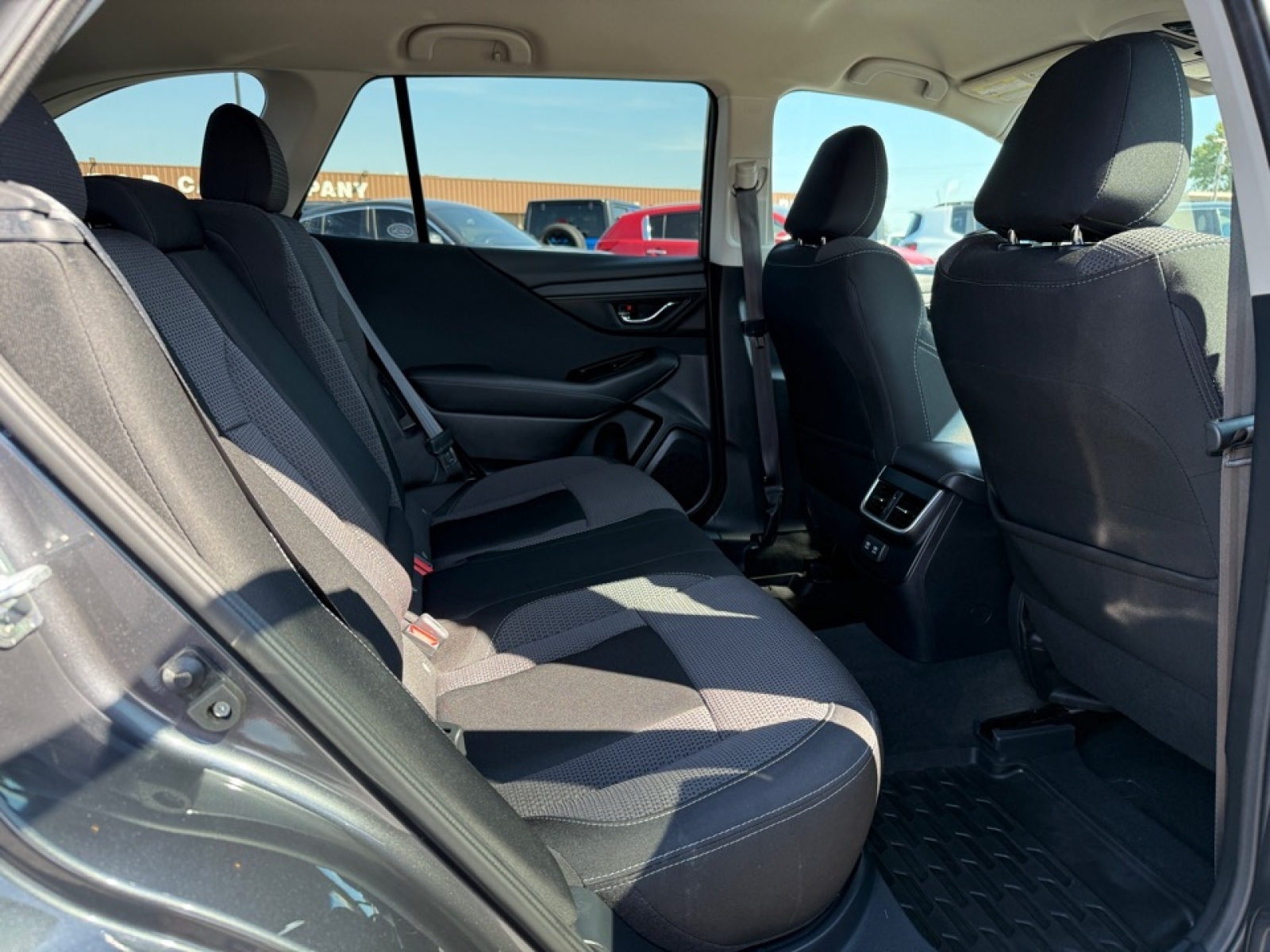 2022 Subaru Outback Premium, 38940, Photo