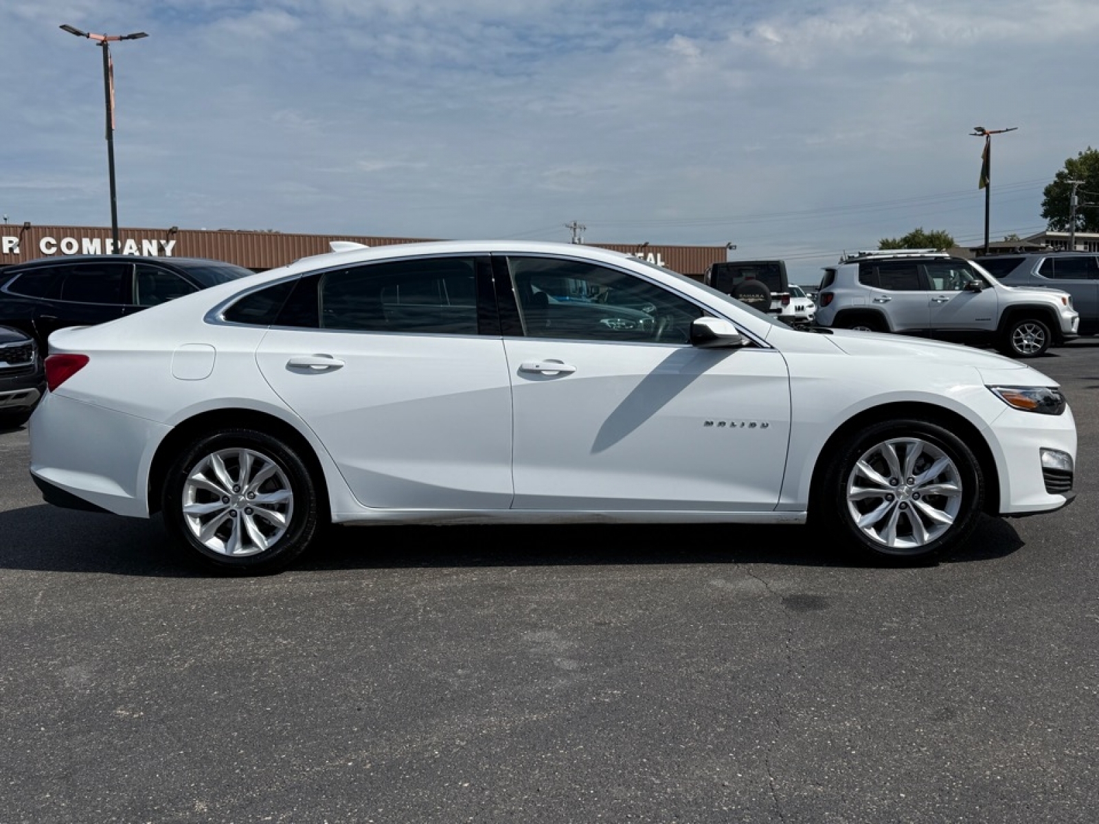 2023 Chevrolet Malibu FWD 1LT, 38904, Photo