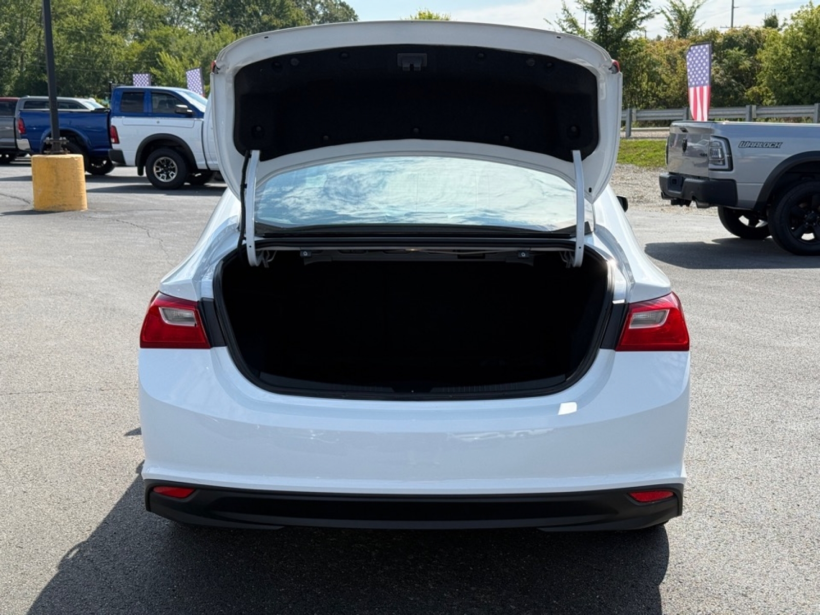 2023 Chevrolet Malibu FWD 1LT, 38904, Photo