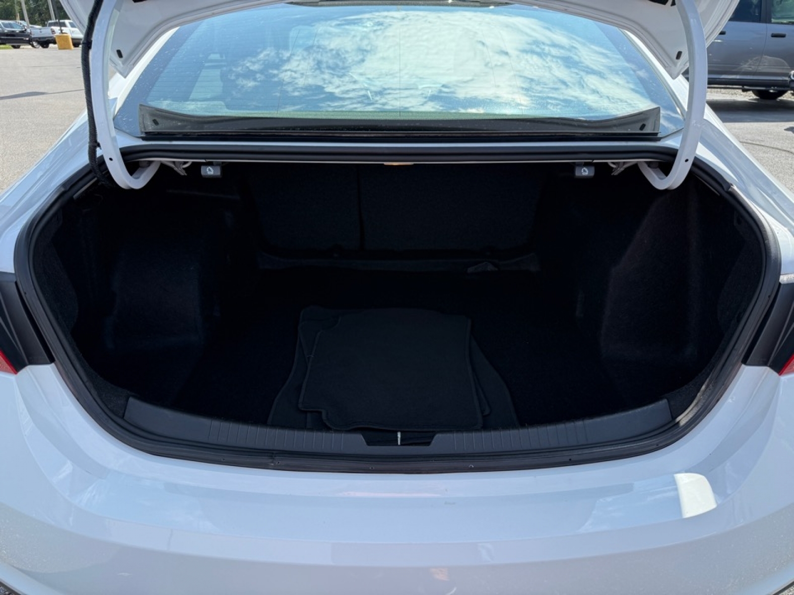 2023 Chevrolet Malibu FWD 1LT, 38904, Photo