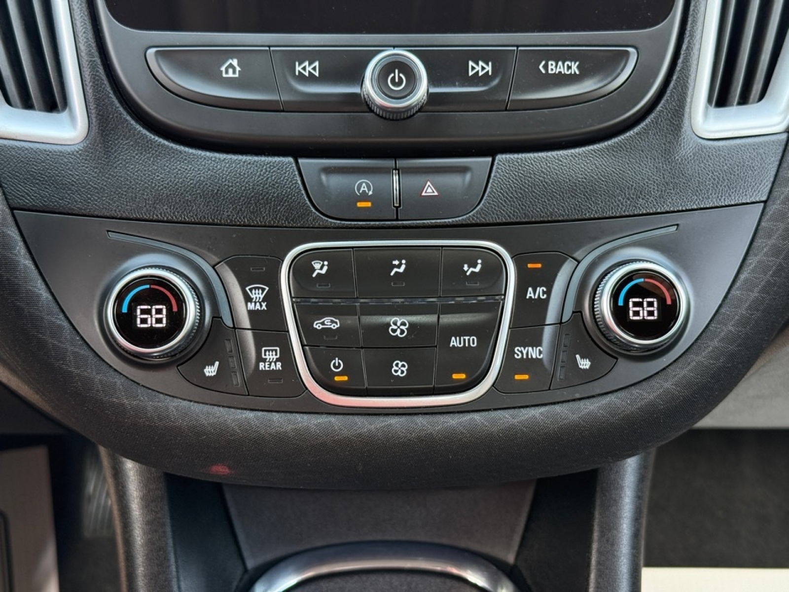 2023 Chevrolet Malibu FWD 1LT, 38904, Photo