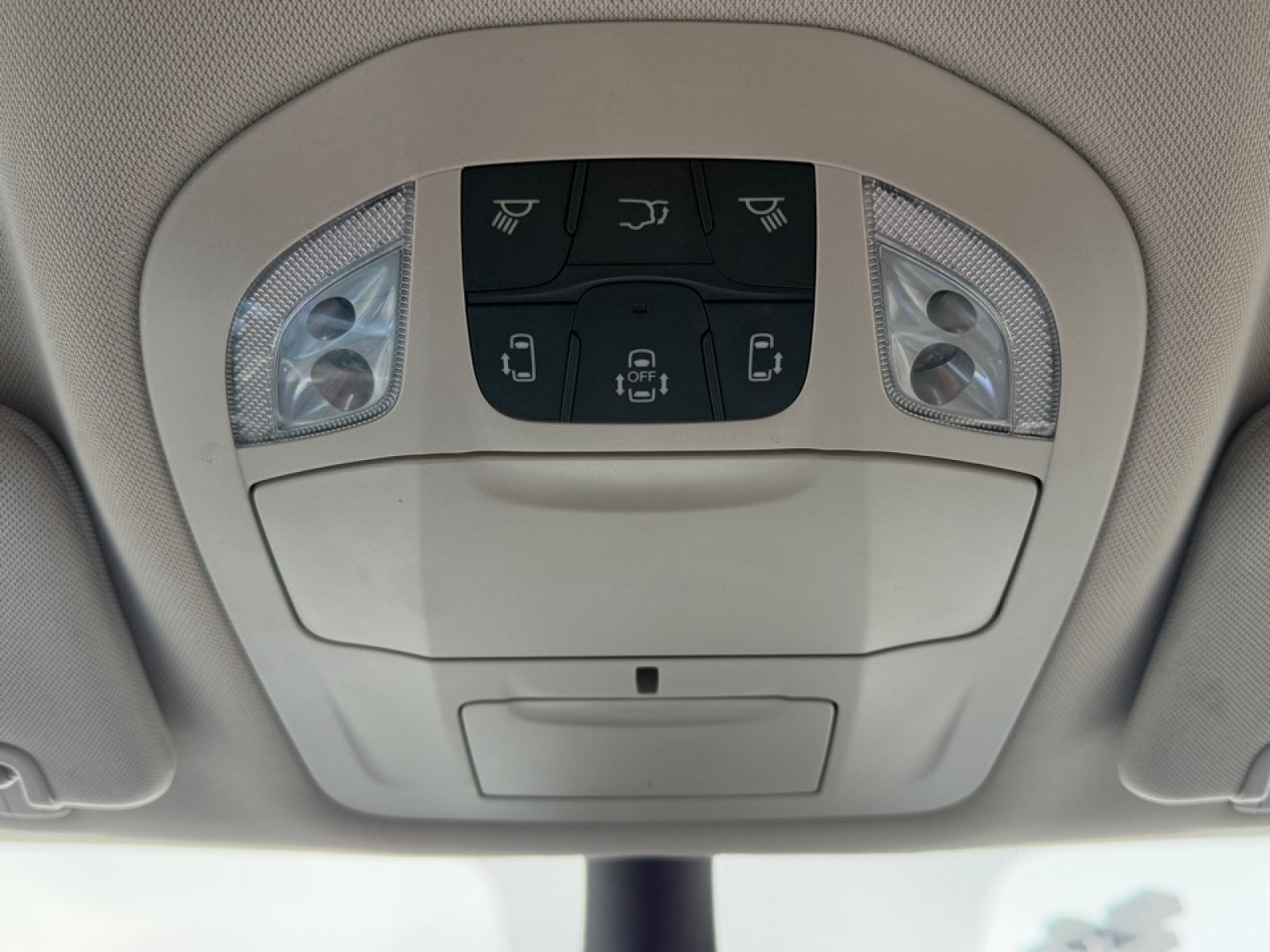 2023 Chrysler Pacifica image