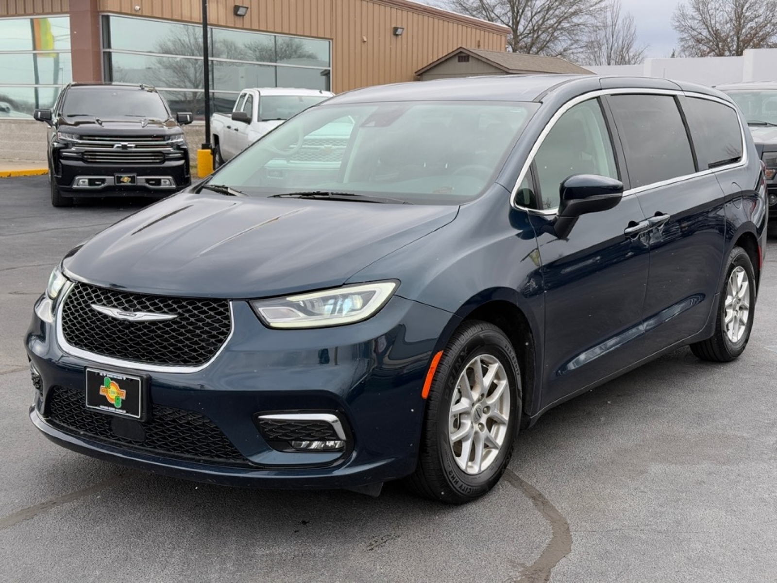 2023 Chrysler Pacifica image