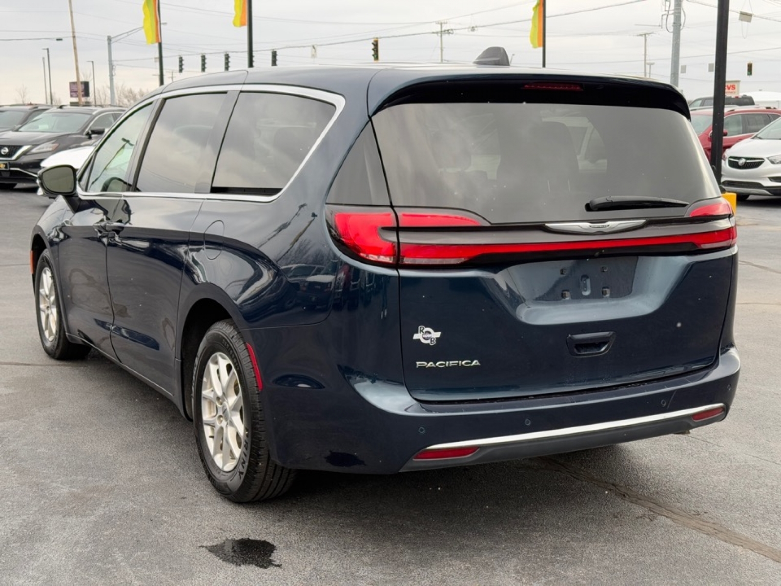 2023 Chrysler Pacifica image