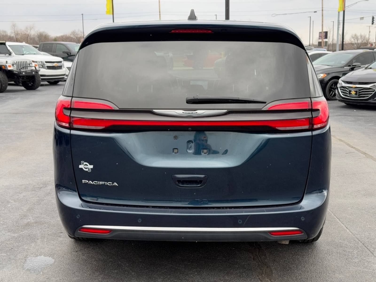 2023 Chrysler Pacifica image