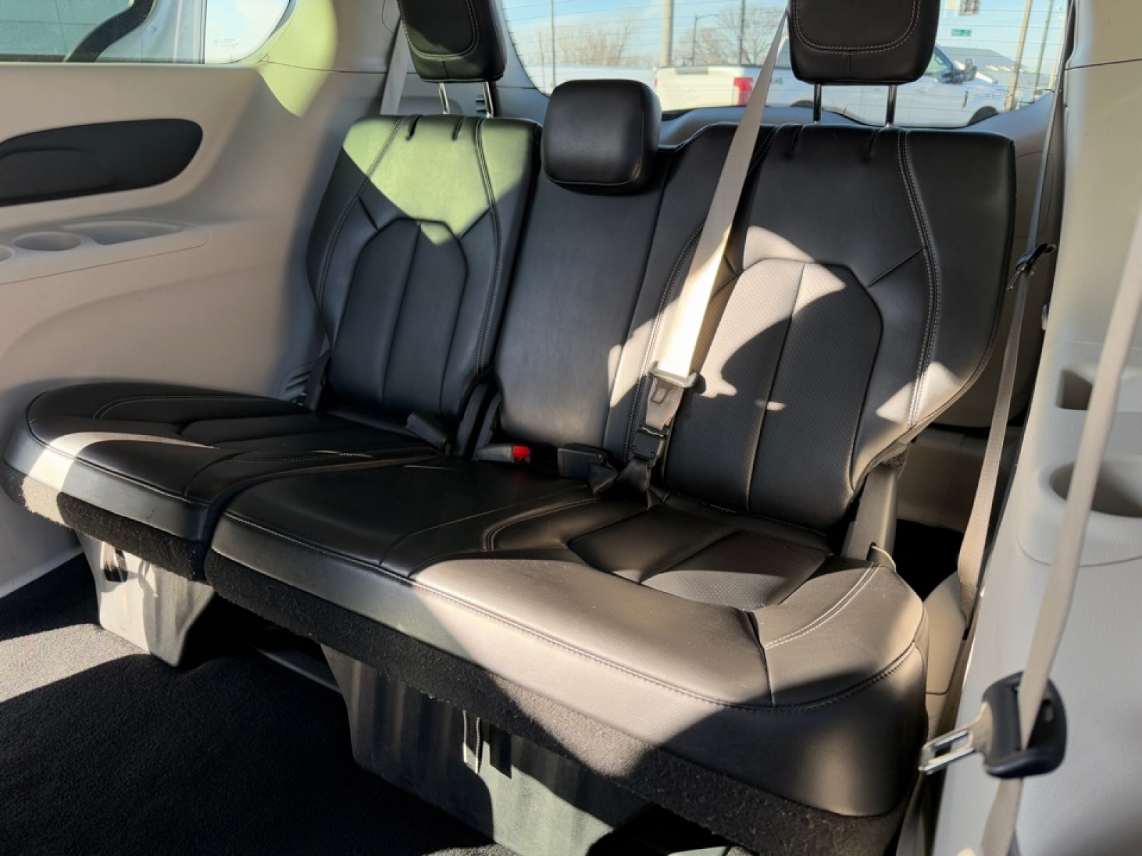 2023 Chrysler Pacifica image