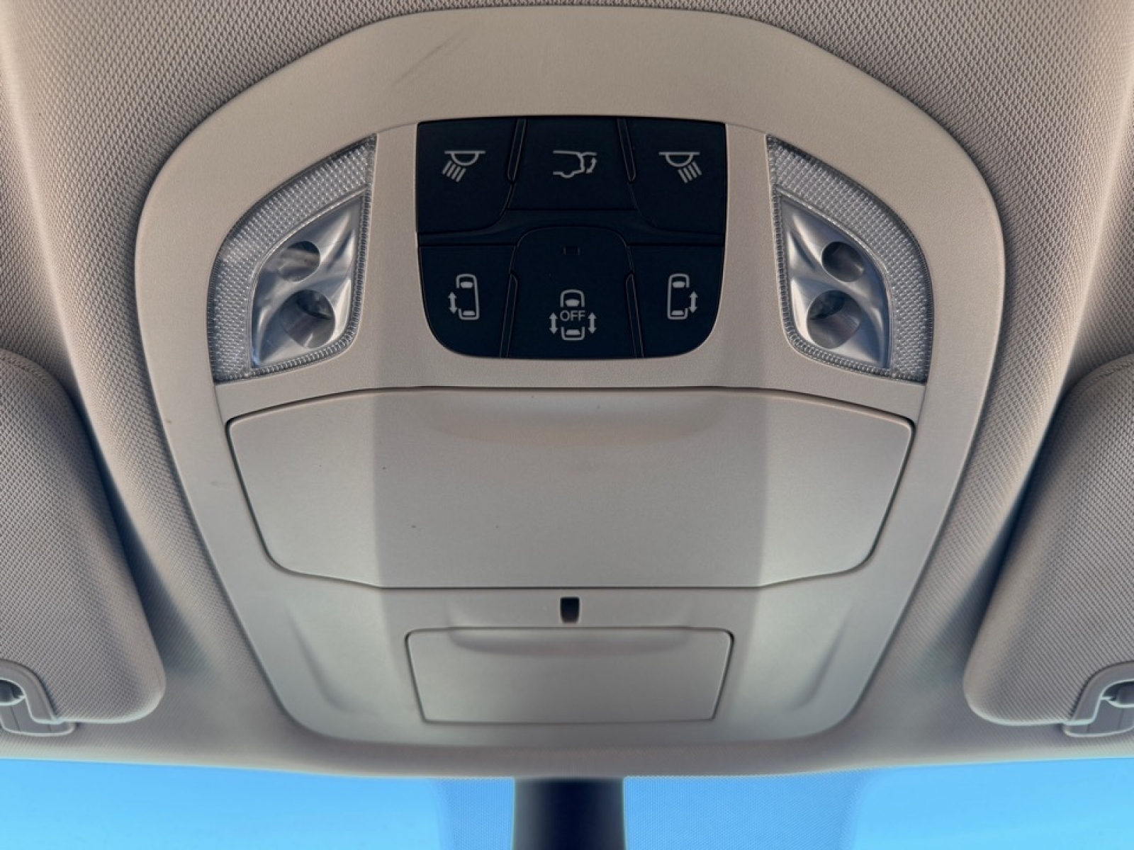 2023 Chrysler Pacifica image