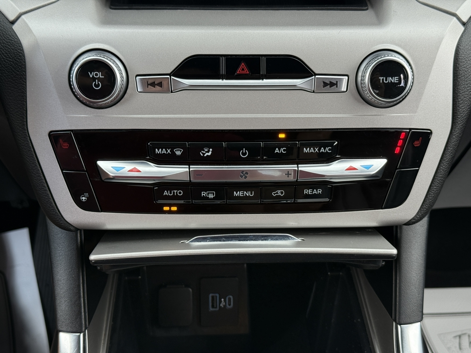 2023 Ford Explorer XLT, 38679, Photo