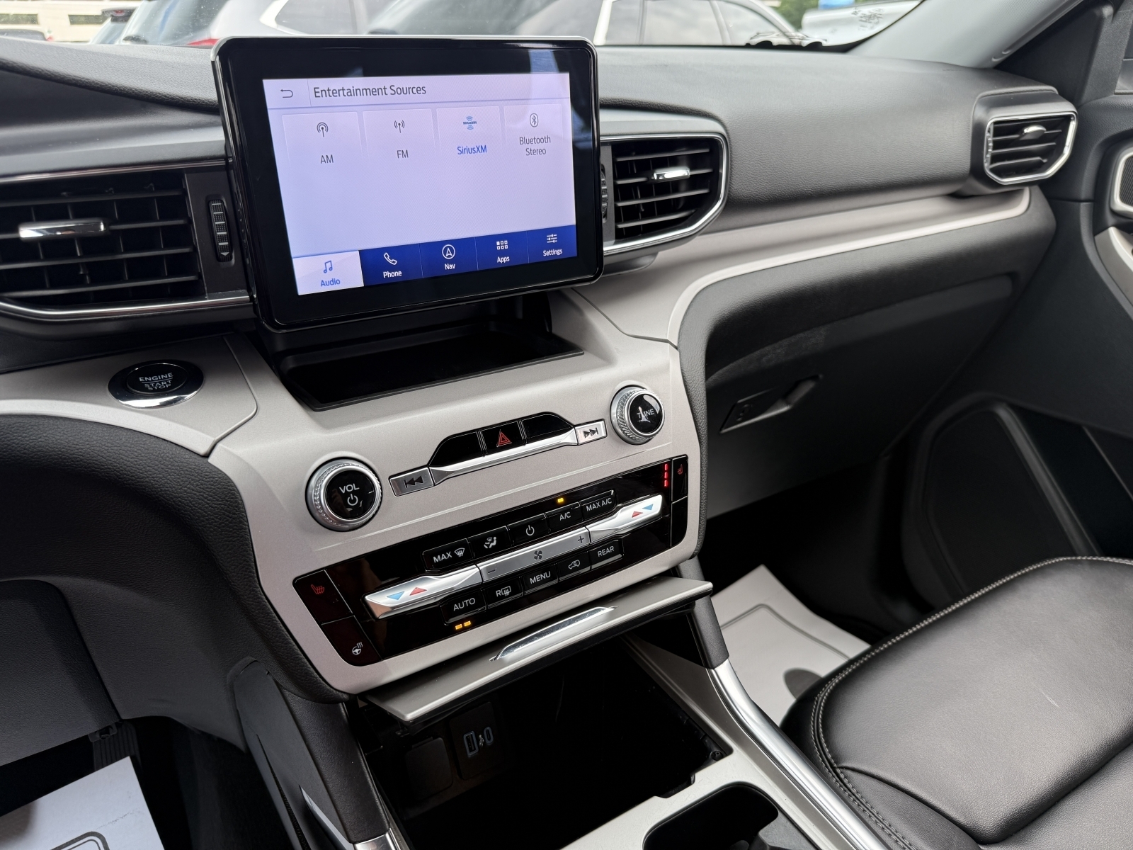 2023 Ford Explorer XLT, 38679, Photo