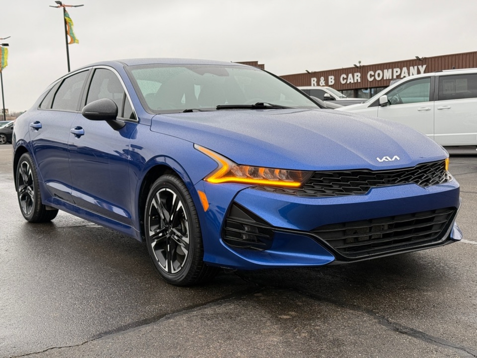 2023 Kia K5 GT-Line photo 2