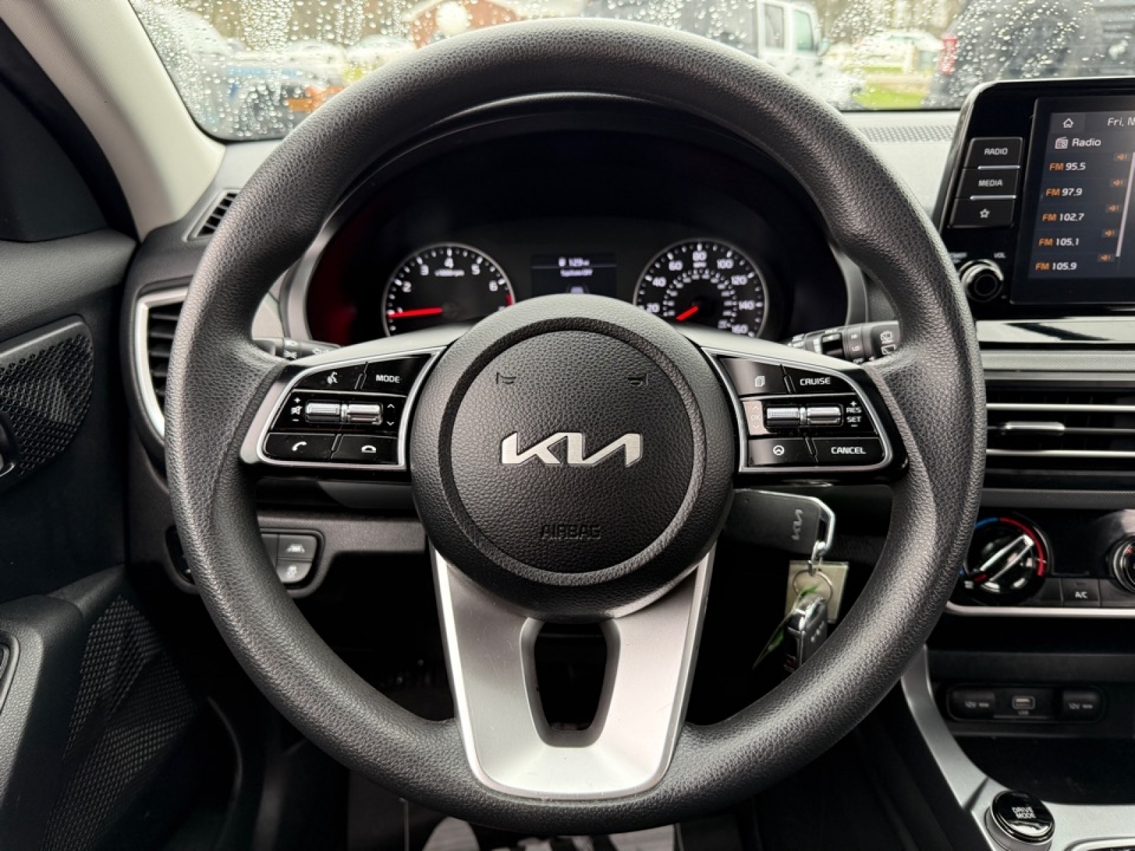 2023 Kia Seltos image