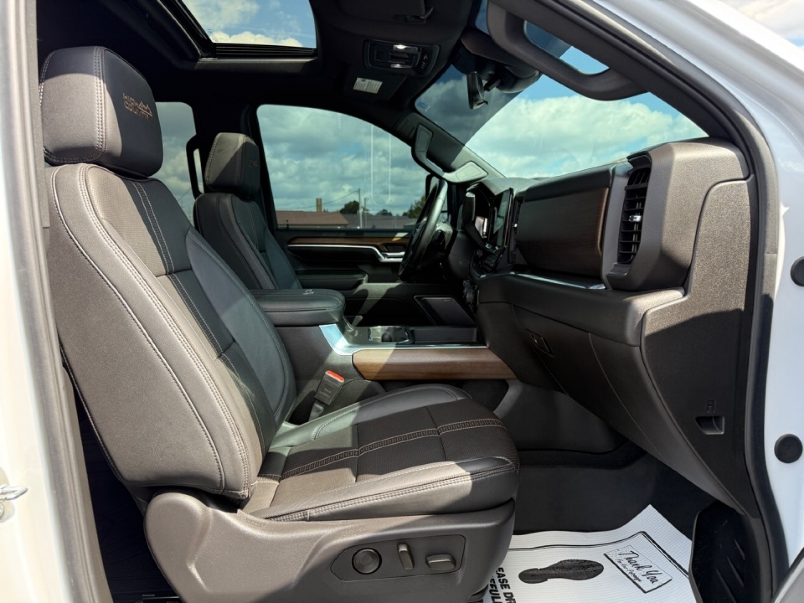 2024 Chevrolet Silverado 2500HD 4WD Crew Cab Standard Bed High Country, 38870, Photo