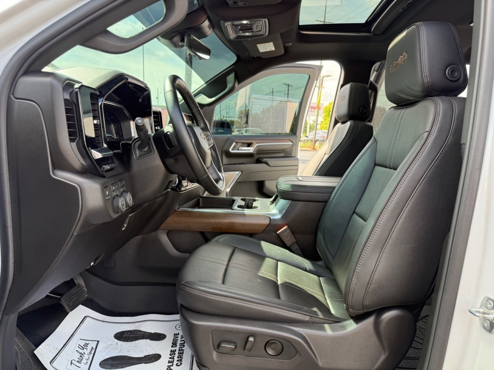 2024 Chevrolet Silverado 2500HD 4WD Crew Cab Standard Bed High Country, 38870, Photo