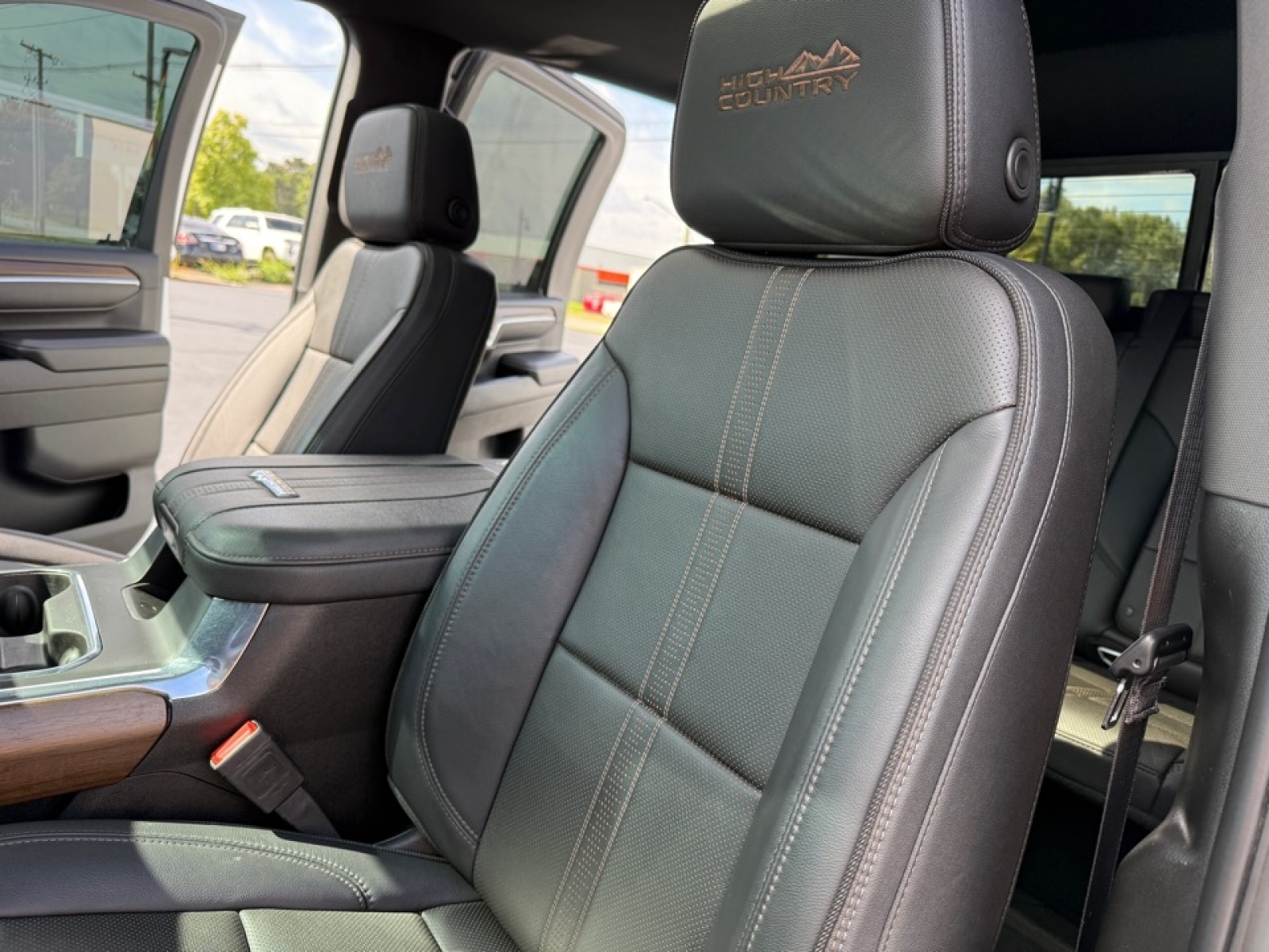 2024 Chevrolet Silverado 2500HD 4WD Crew Cab Standard Bed High Country, 38870, Photo