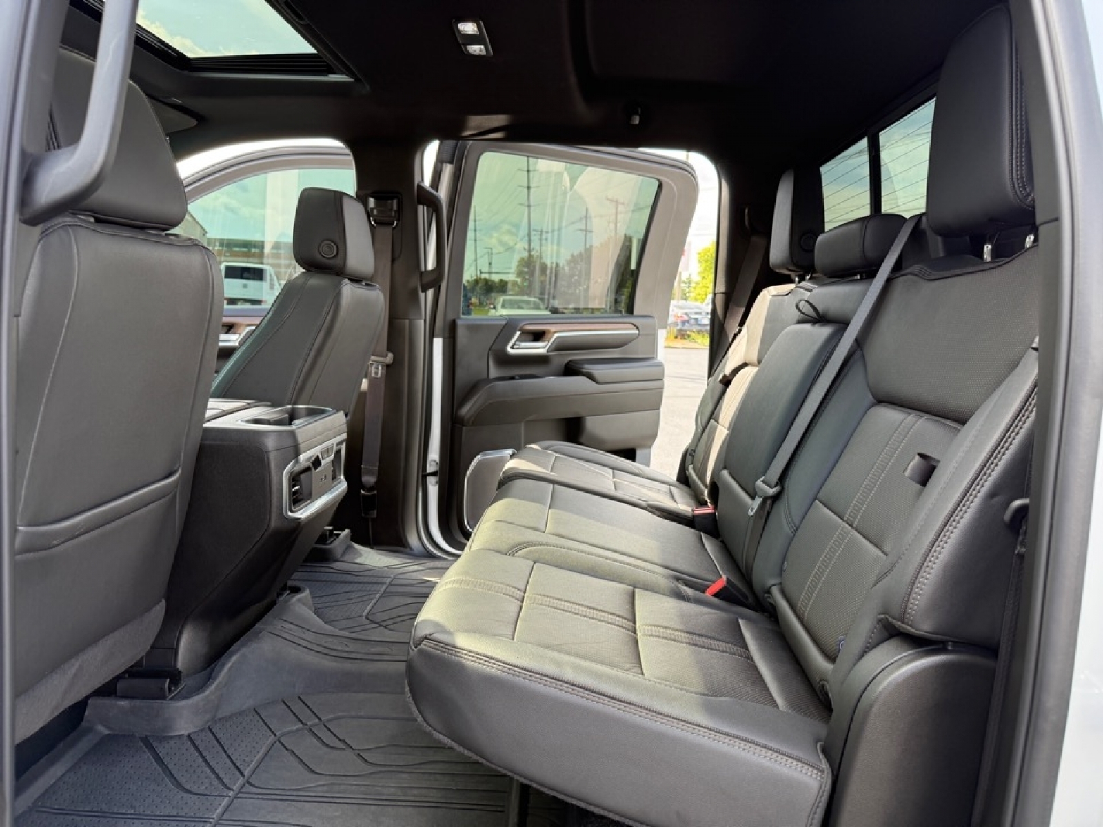 2024 Chevrolet Silverado 2500HD 4WD Crew Cab Standard Bed High Country, 38870, Photo