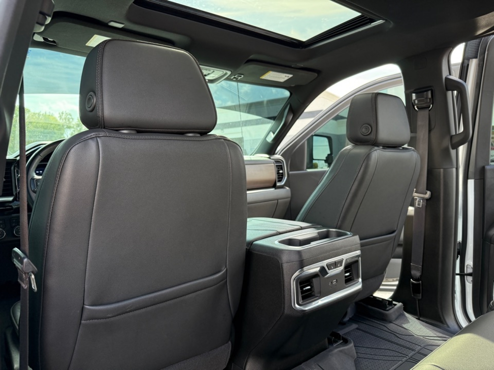 2024 Chevrolet Silverado 2500HD 4WD Crew Cab Standard Bed High Country, 38870, Photo