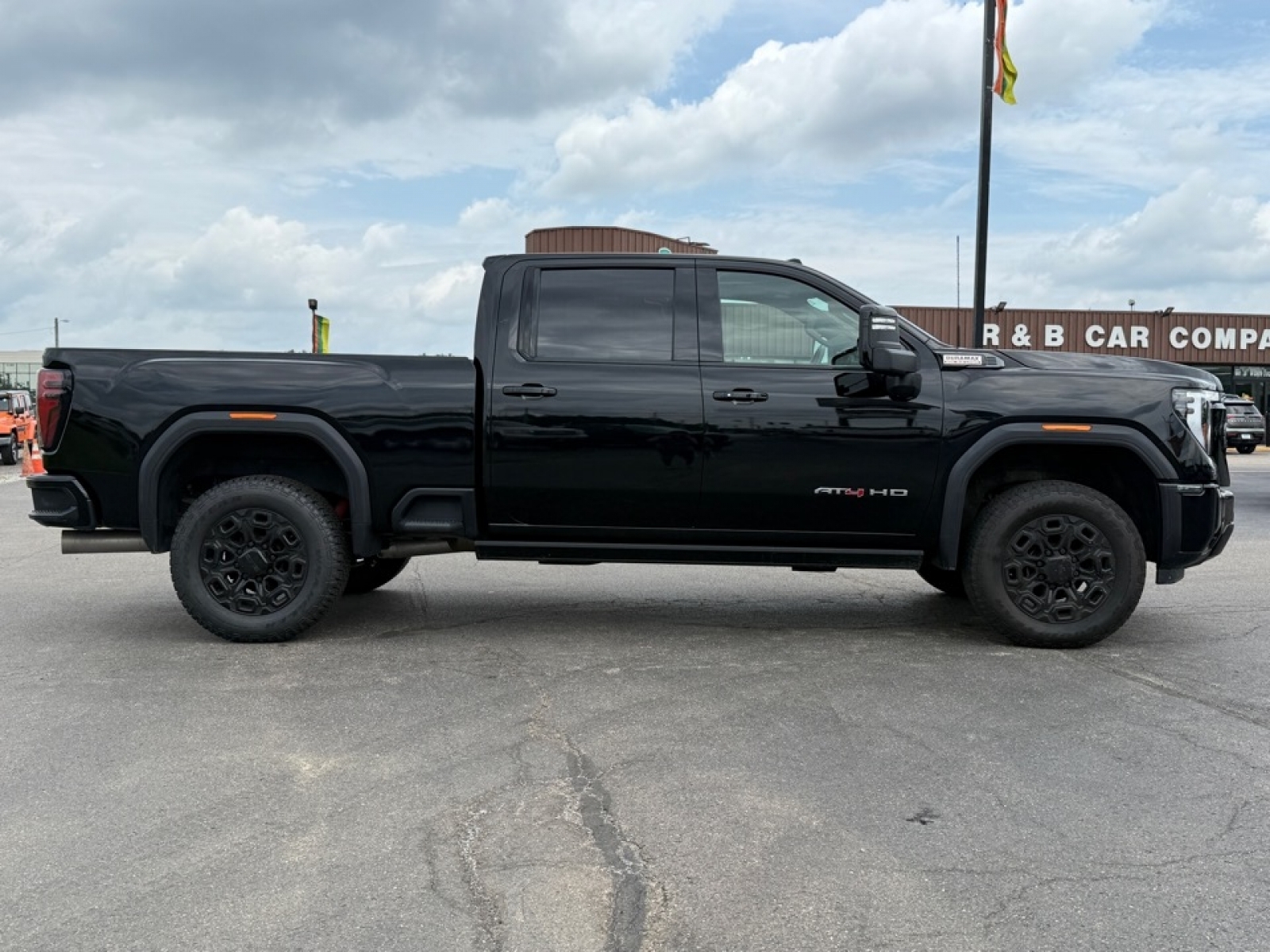 2024 GMC Sierra 2500HD 4WD Crew Cab Standard Bed AT4, 38446, Photo