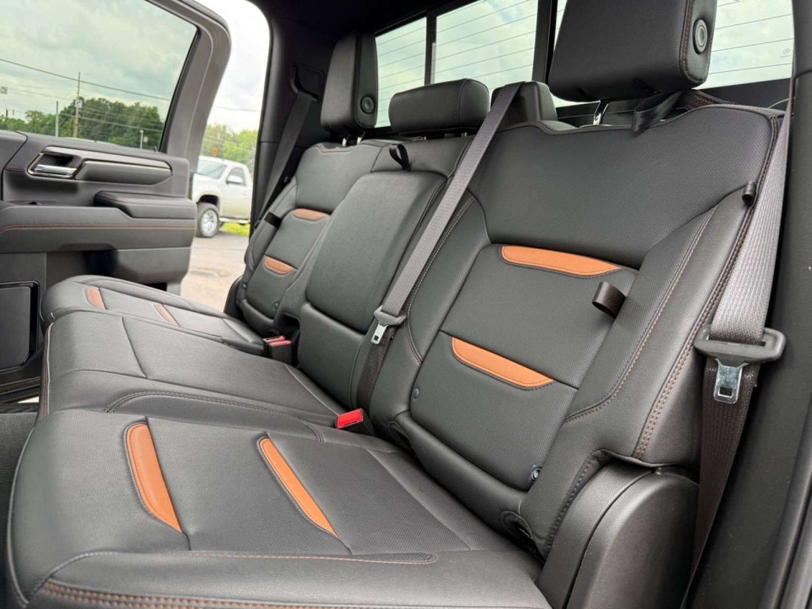 2024 GMC Sierra 2500HD 4WD Crew Cab Standard Bed AT4, 38446, Photo