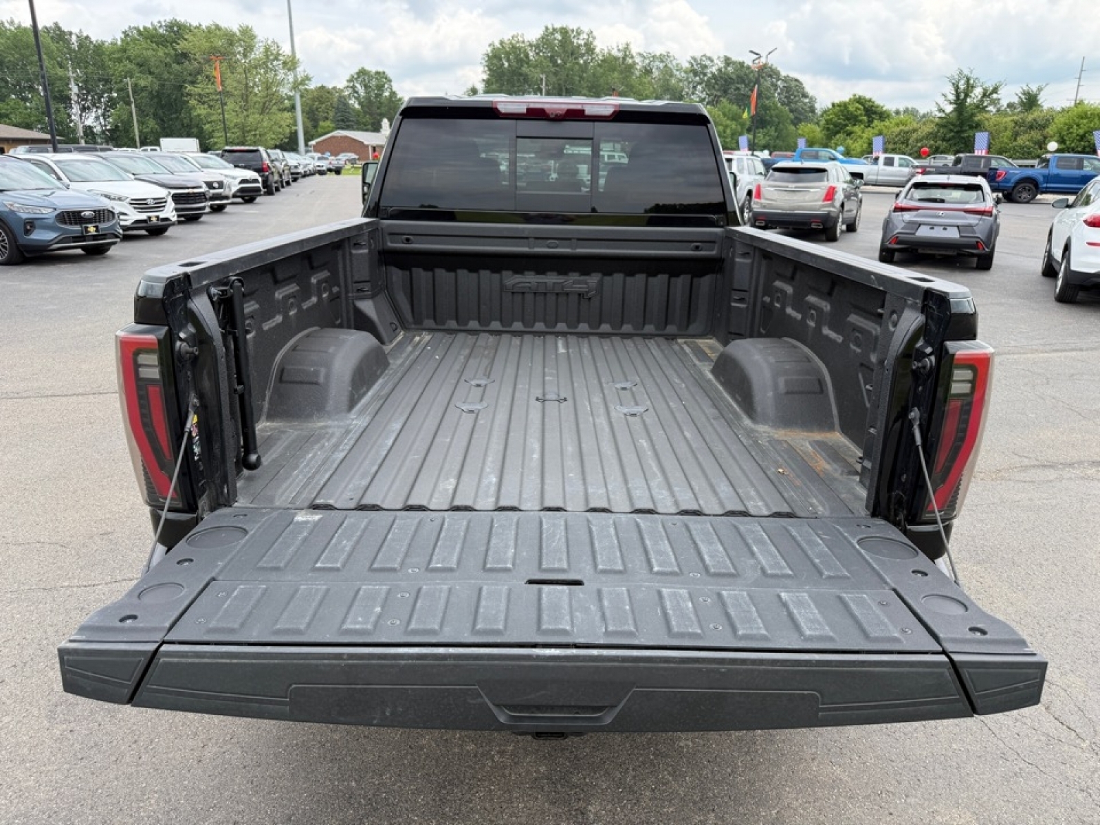2024 GMC Sierra 2500HD 4WD Crew Cab Standard Bed AT4, 38446, Photo