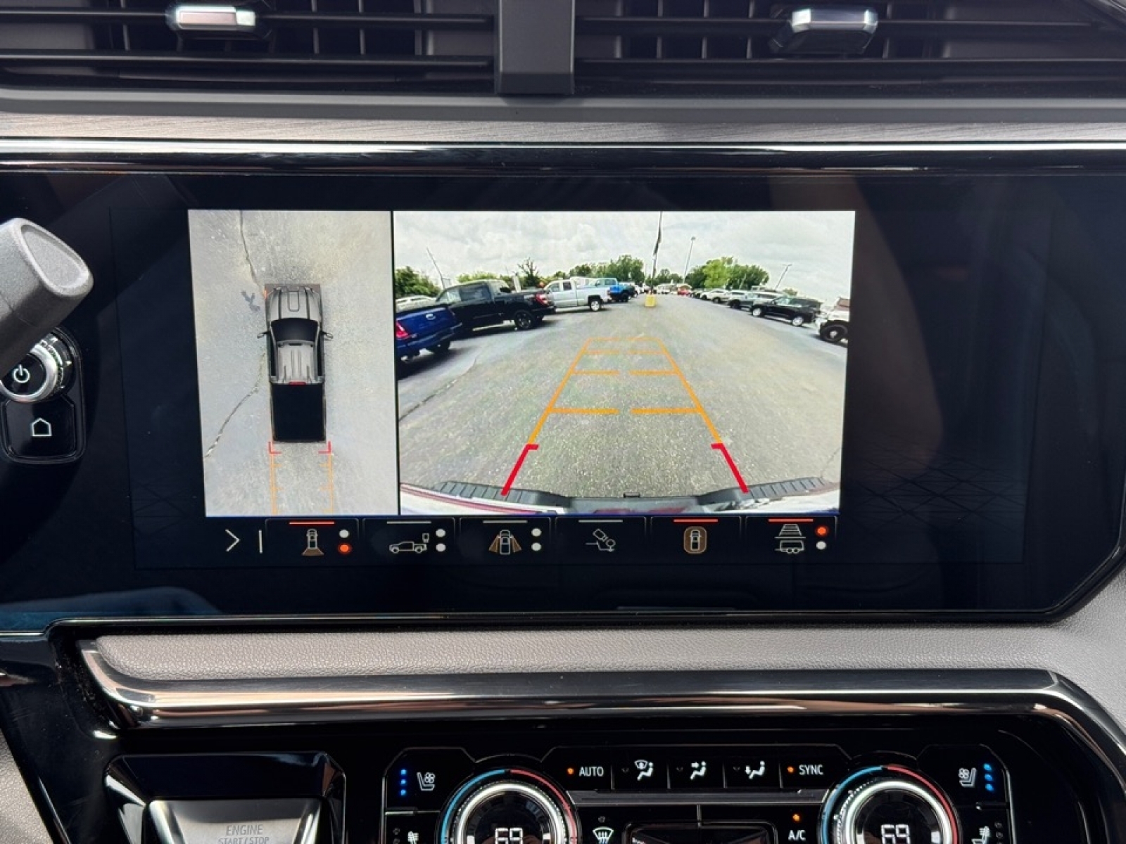 2024 GMC Sierra 2500HD 4WD Crew Cab Standard Bed AT4, 38446, Photo