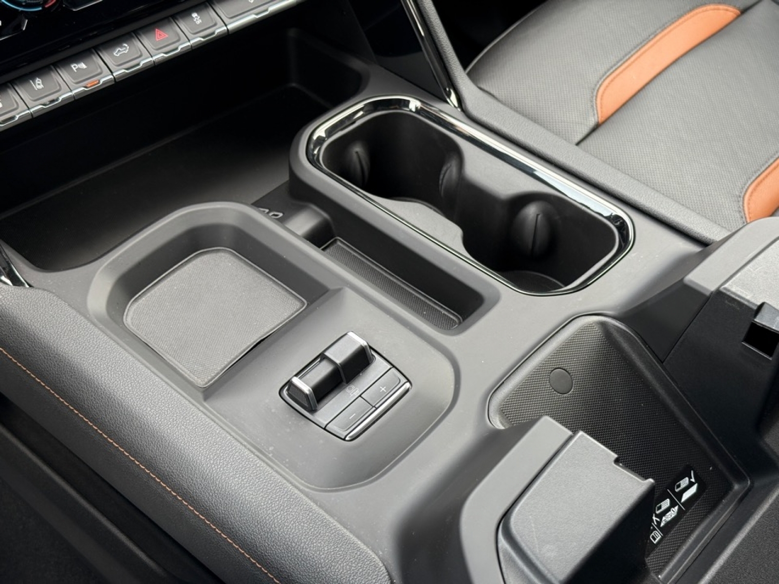 2024 GMC Sierra 2500HD 4WD Crew Cab Standard Bed AT4, 38446, Photo