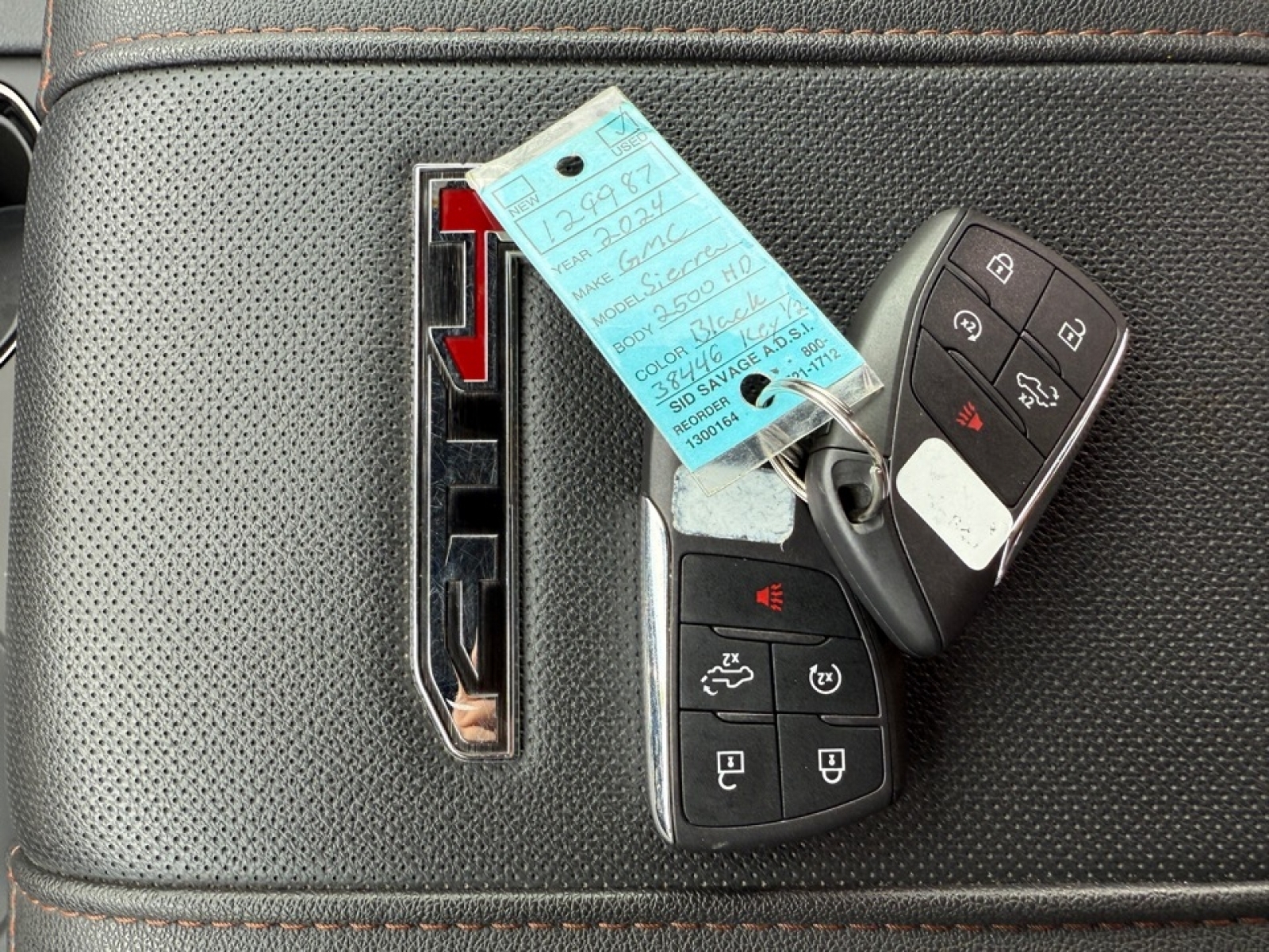 2024 GMC Sierra 2500HD 4WD Crew Cab Standard Bed AT4, 38446, Photo