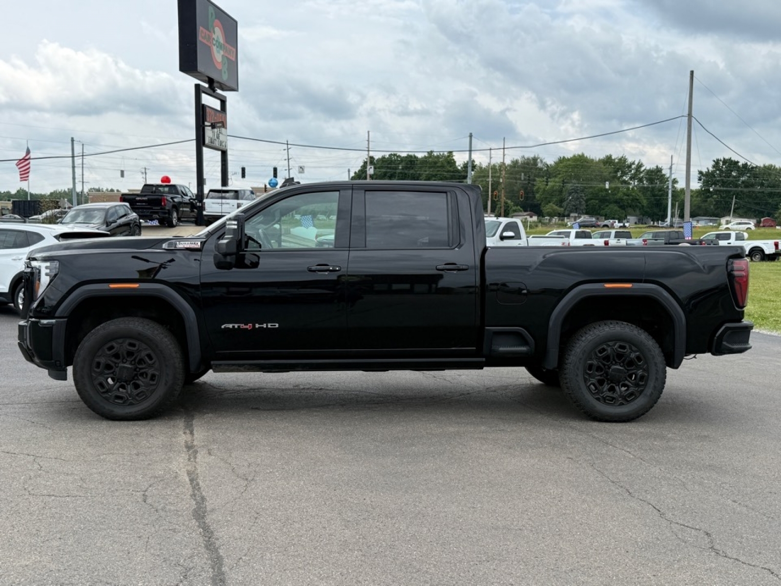 2024 GMC Sierra 2500HD 4WD Crew Cab Standard Bed AT4, 38446, Photo