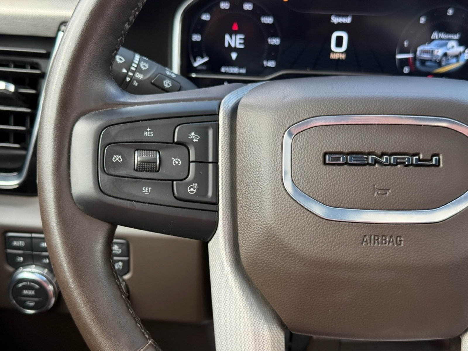 2024 Gmc Sierra HD Denali photo 23