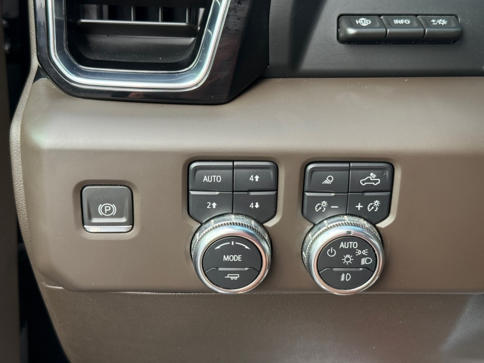 2024 Gmc Sierra HD Denali photo 35