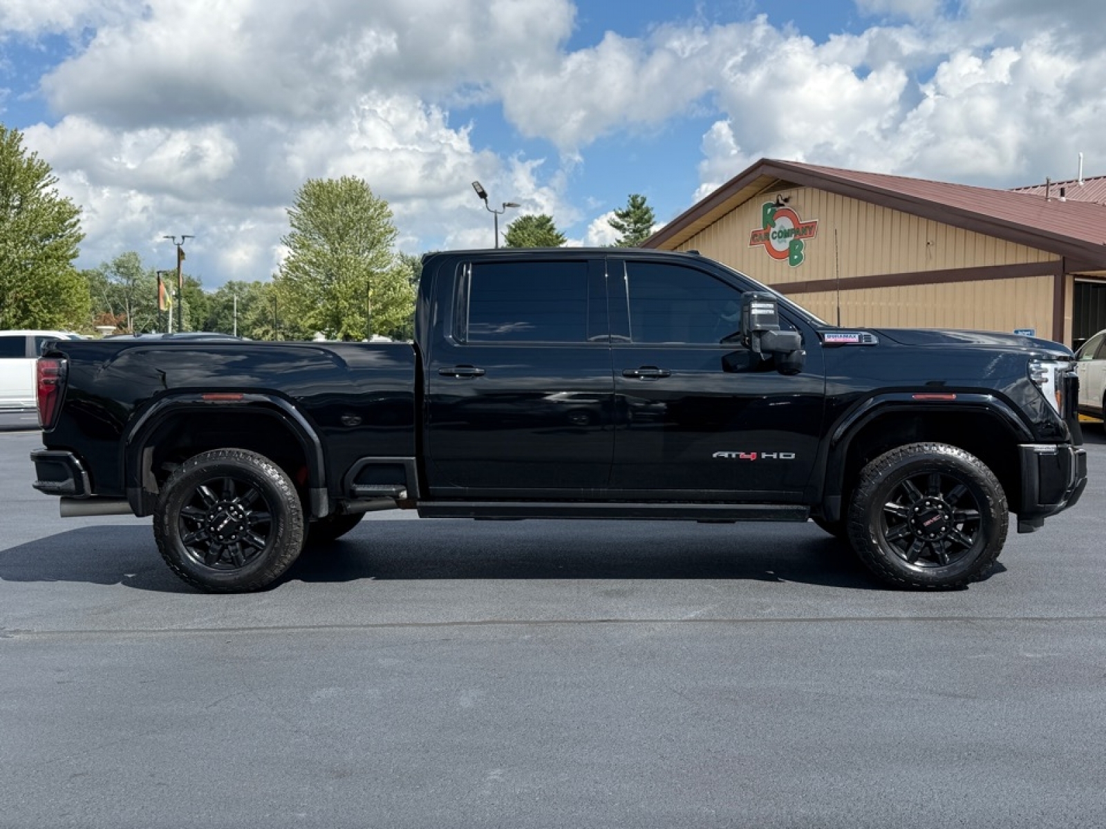 Image of 2024 GMC Sierra 2500HD 4WD Crew Cab Standard Bed AT4