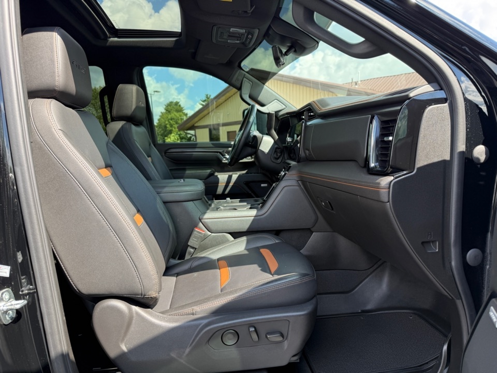 2024 Gmc Sierra HD AT4 photo 9
