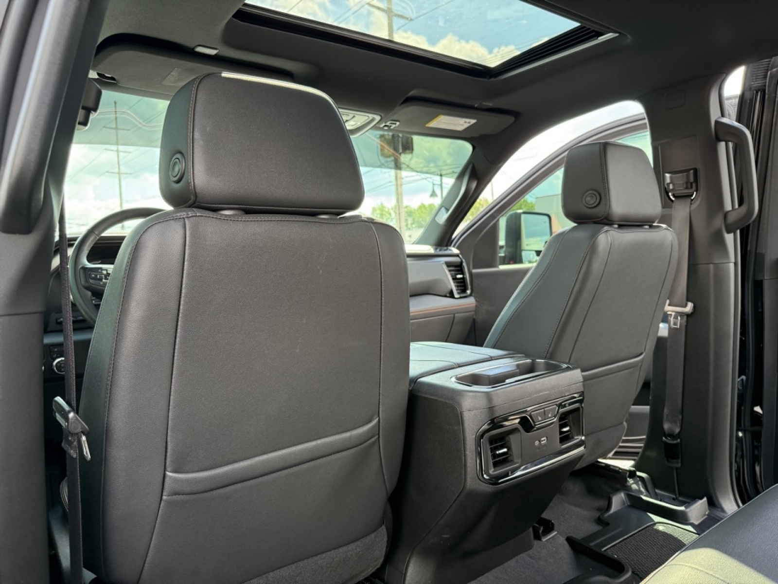 2024 Gmc Sierra HD AT4 photo 17