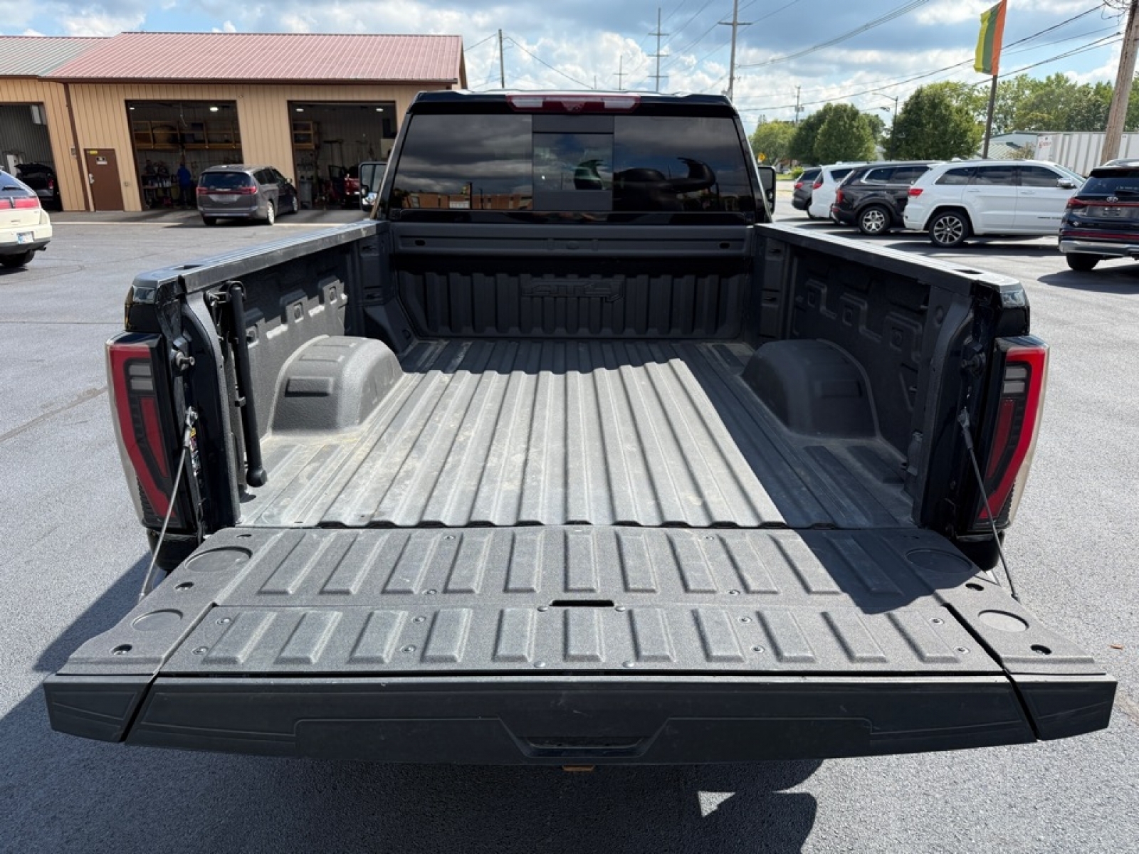 2024 GMC Sierra 2500HD 4WD Crew Cab Standard Bed AT4, 38884, Photo