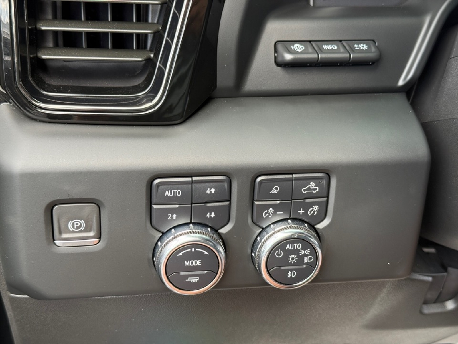 2024 Gmc Sierra HD AT4 photo 37